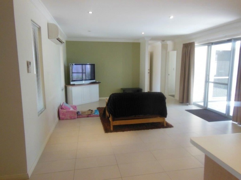 23 Zamia Loop, Falcon WA 6210