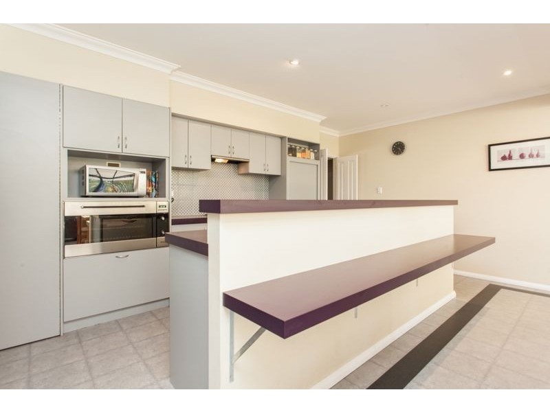 11 Provincial Mews, Bibra Lake WA 6163