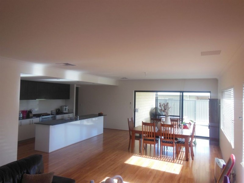 15 Barraberry Way, Byford WA 6122