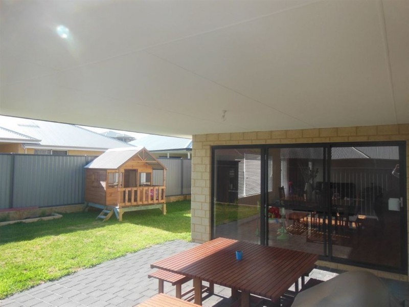 15 Barraberry Way, Byford WA 6122