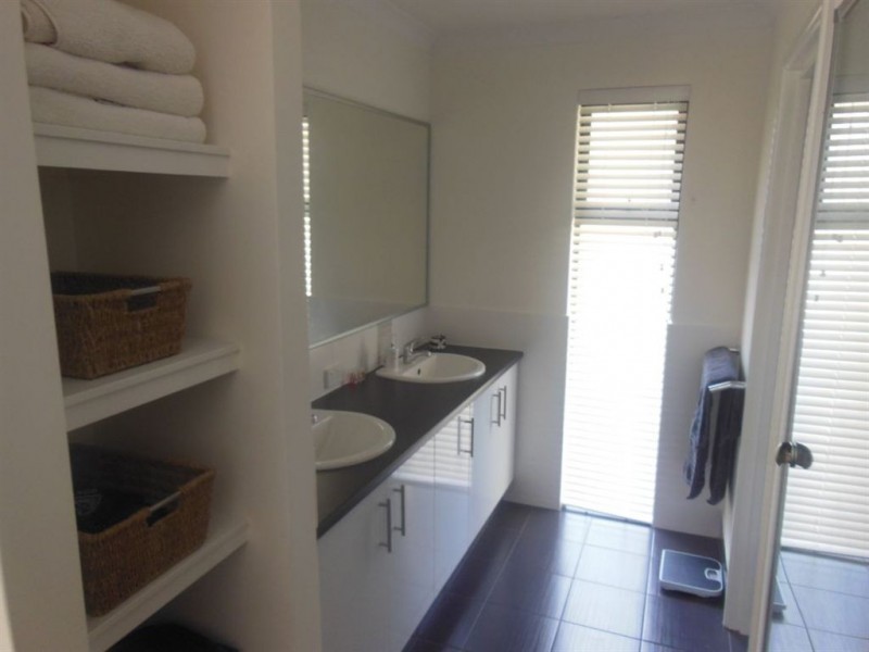 15 Barraberry Way, Byford WA 6122