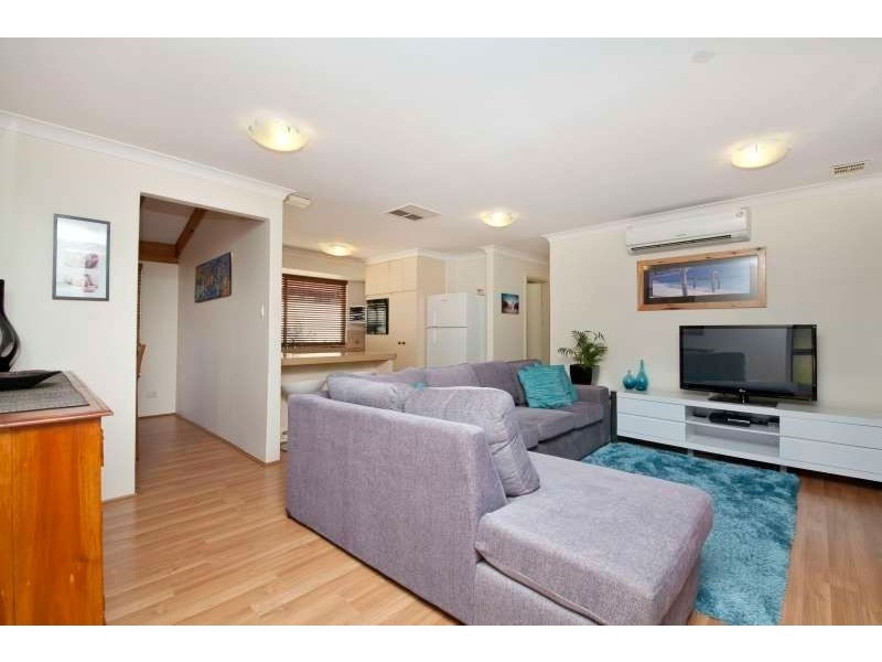 6 Bracken Way, Bibra Lake WA 6163