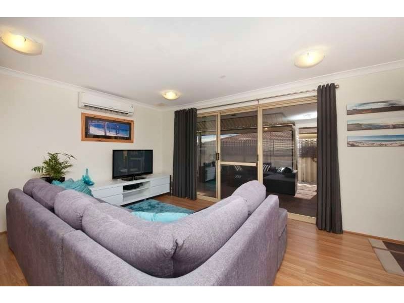 6 Bracken Way, Bibra Lake WA 6163