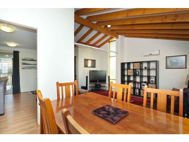 6 Bracken Way, Bibra Lake WA 6163