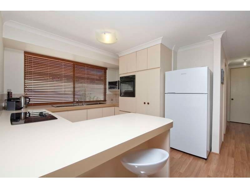 6 Bracken Way, Bibra Lake WA 6163