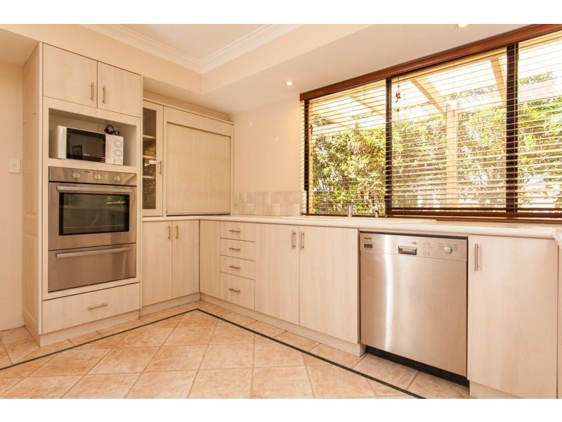 1 Everglades Close, Bibra Lake WA 6163