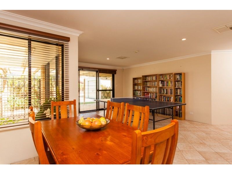 1 Everglades Close, Bibra Lake WA 6163