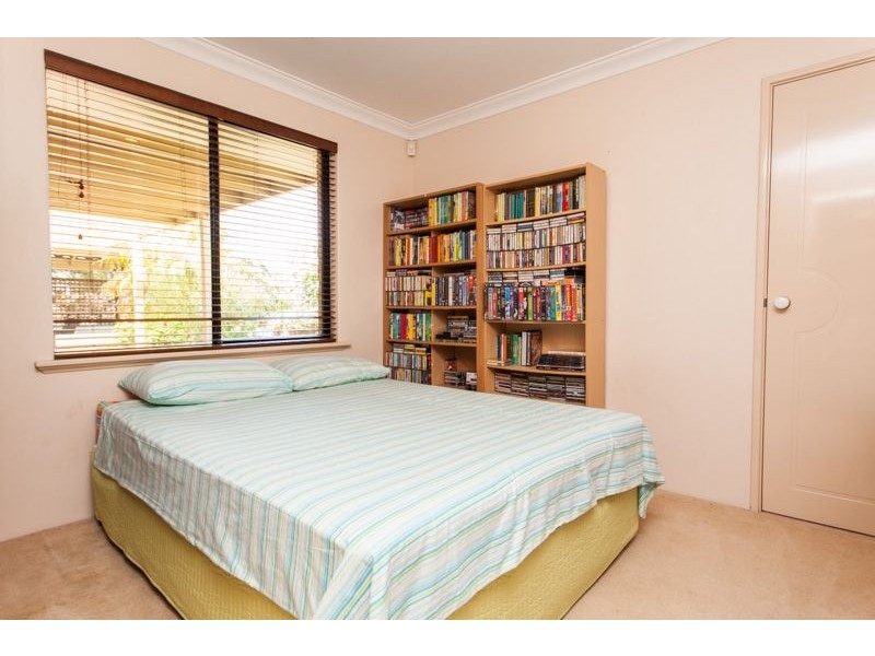 1 Everglades Close, Bibra Lake WA 6163