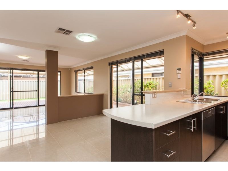 11 Calgary Street, Southern River WA 6110