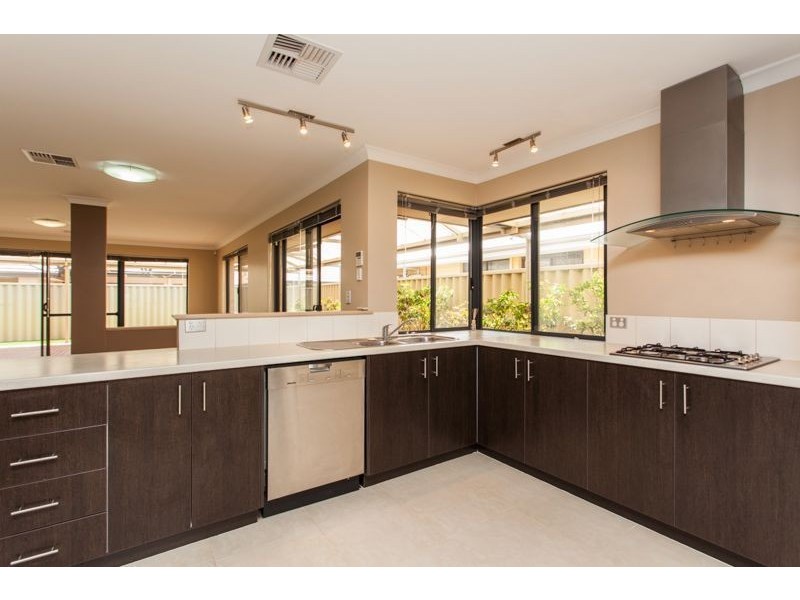 11 Calgary Street, Southern River WA 6110