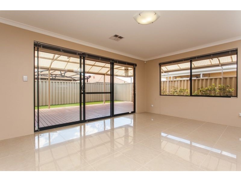 11 Calgary Street, Southern River WA 6110