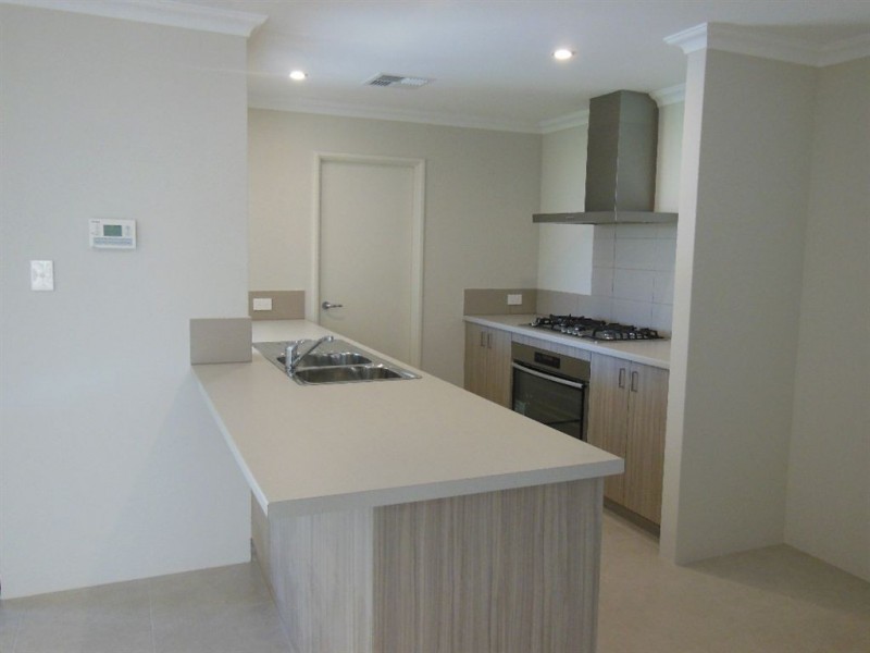 13 Loreto Way, Southern River WA 6110