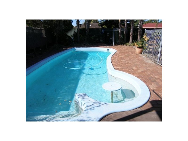 4 Abdale Court, Camillo WA 6111