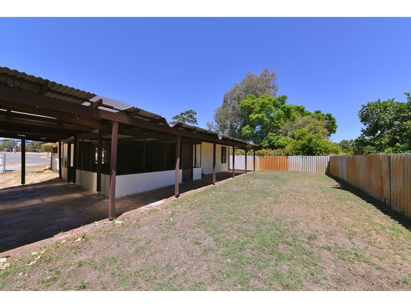 16 Sherlock Close, Gosnells WA 6110