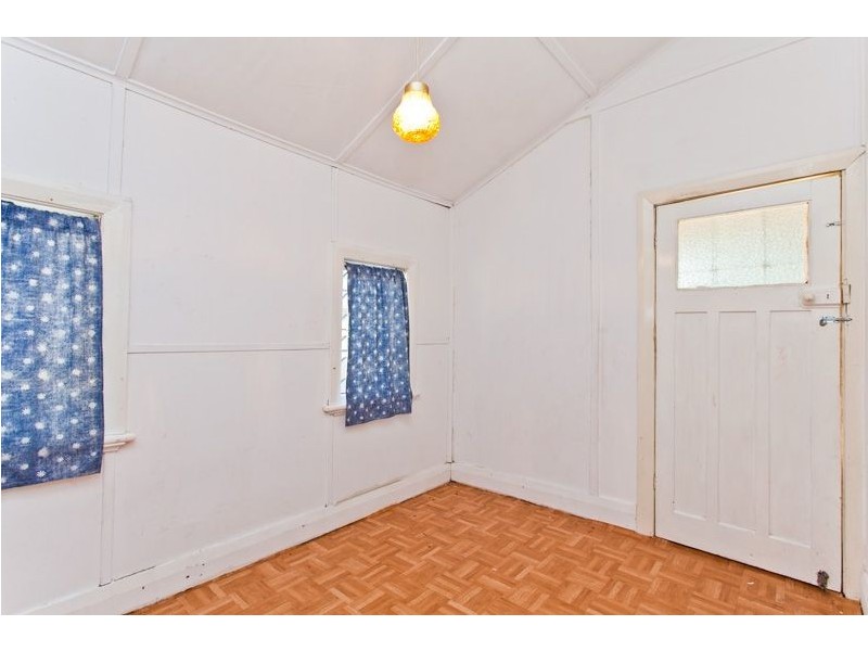 118 Clifton Street, Kelmscott WA 6111