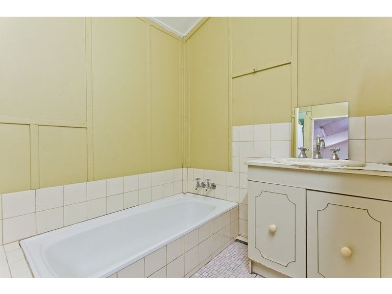 118 Clifton Street, Kelmscott WA 6111