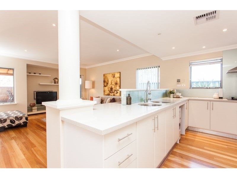 20 Joshua Close, Bibra Lake WA 6163