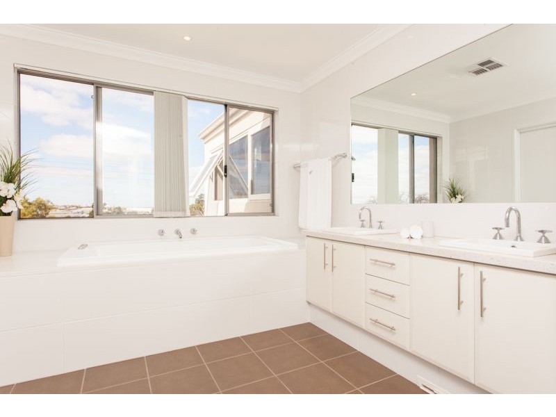 20 Joshua Close, Bibra Lake WA 6163