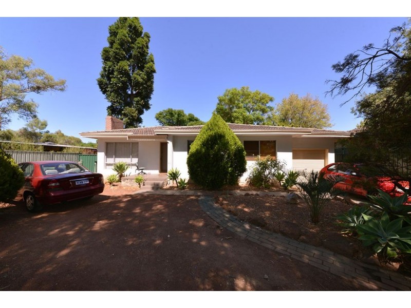 143 Eudoria Street, Gosnells WA 6110