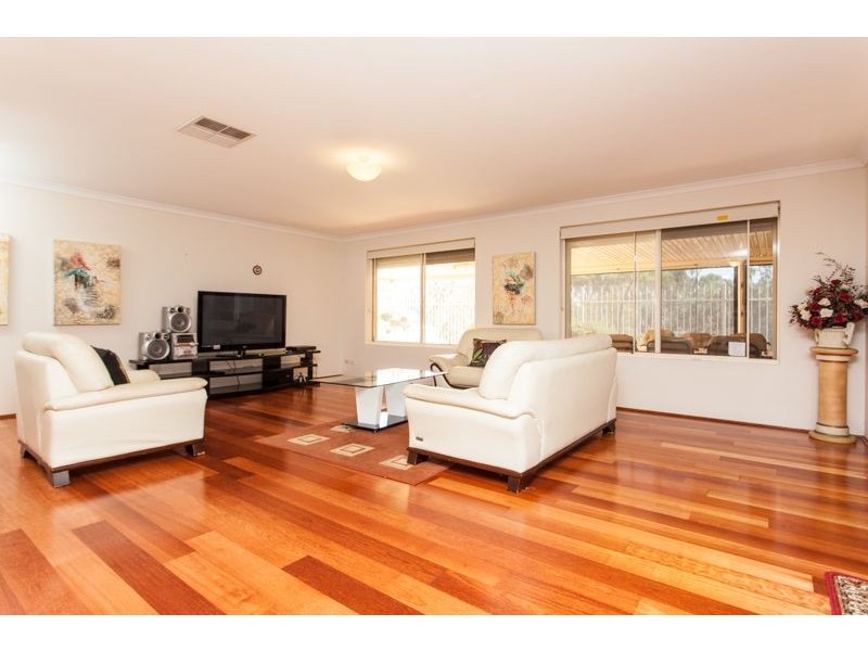 13 Provincial Mews, Bibra Lake WA 6163