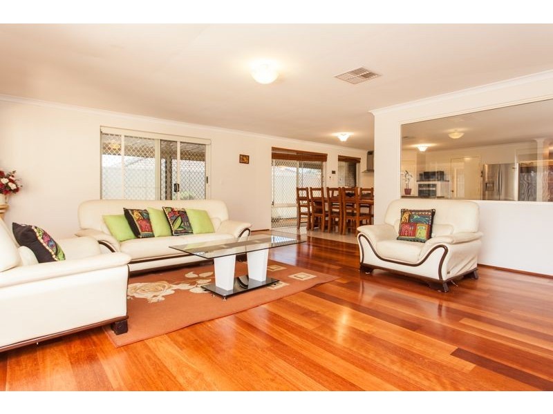 13 Provincial Mews, Bibra Lake WA 6163