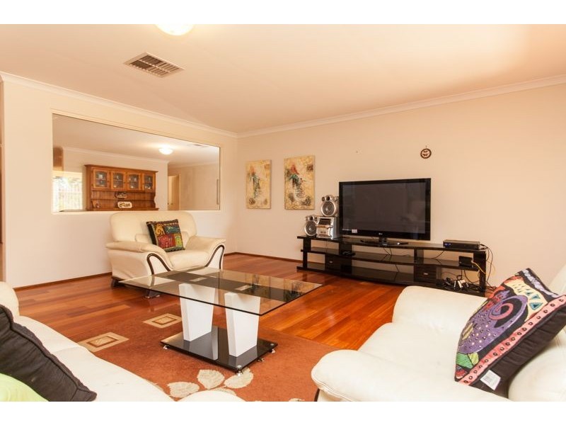 13 Provincial Mews, Bibra Lake WA 6163