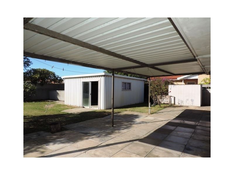 12 Pictor Court, Rockingham WA 6168