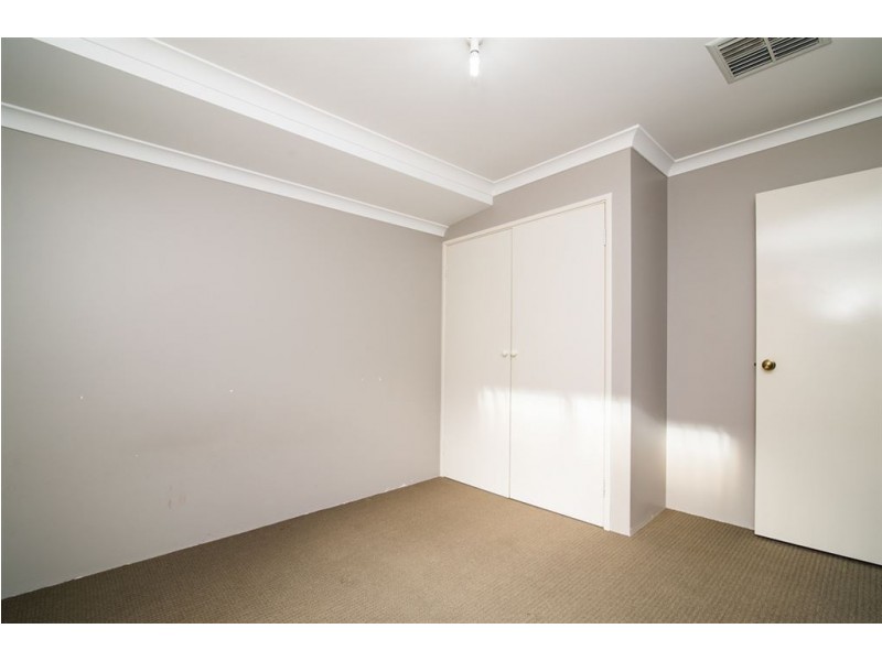2/118 Amherst Road, Canning Vale WA 6155