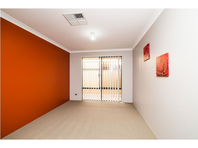2/118 Amherst Road, Canning Vale WA 6155