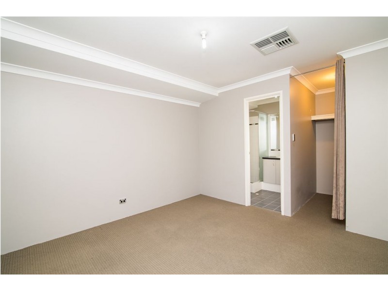 2/118 Amherst Road, Canning Vale WA 6155