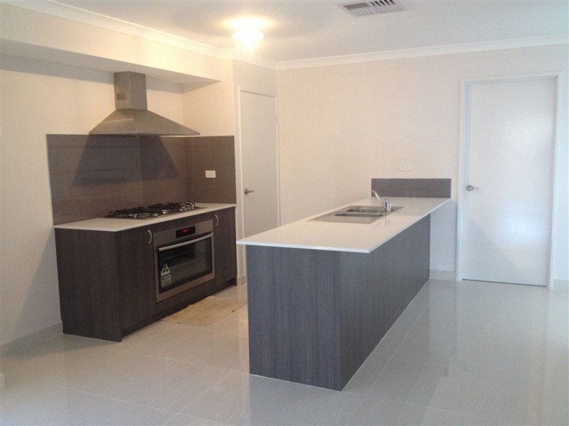 100 Riva Entrance, Piara Waters WA 6112