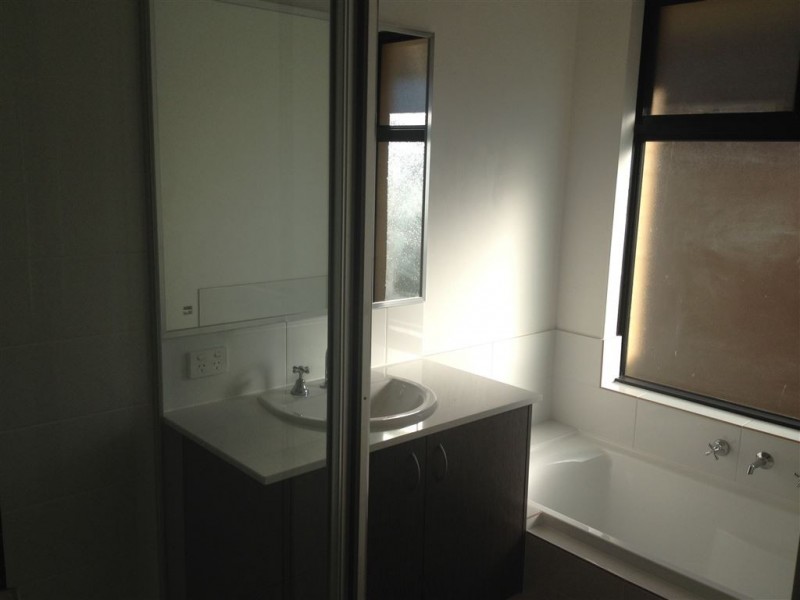 100 Riva Entrance, Piara Waters WA 6112