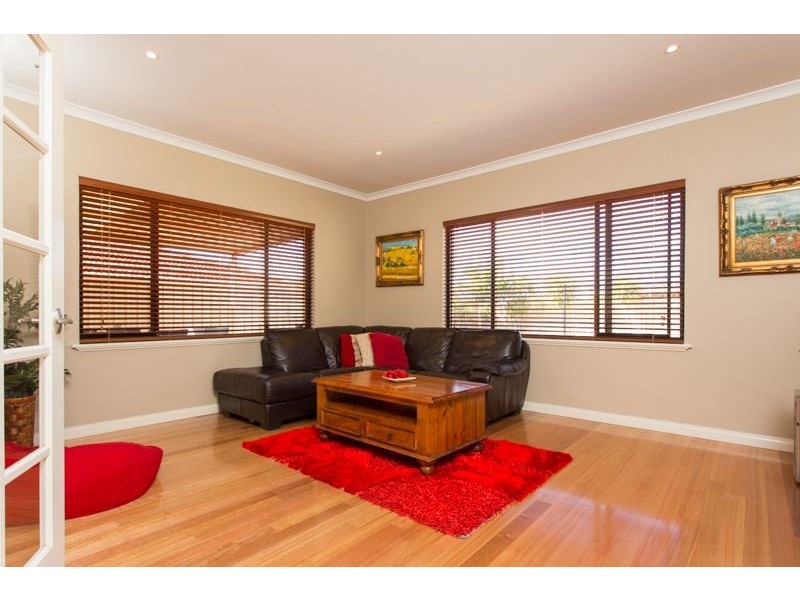 3 Briere Green, Bibra Lake WA 6163