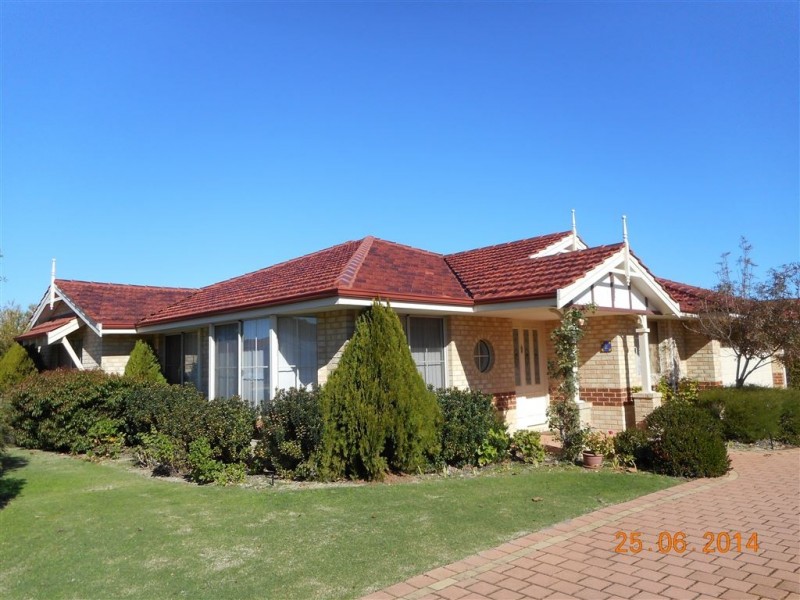 1/2 Planetree Pass, Canning Vale WA 6155