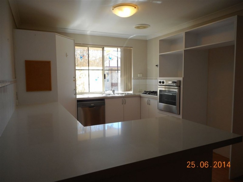 1/2 Planetree Pass, Canning Vale WA 6155