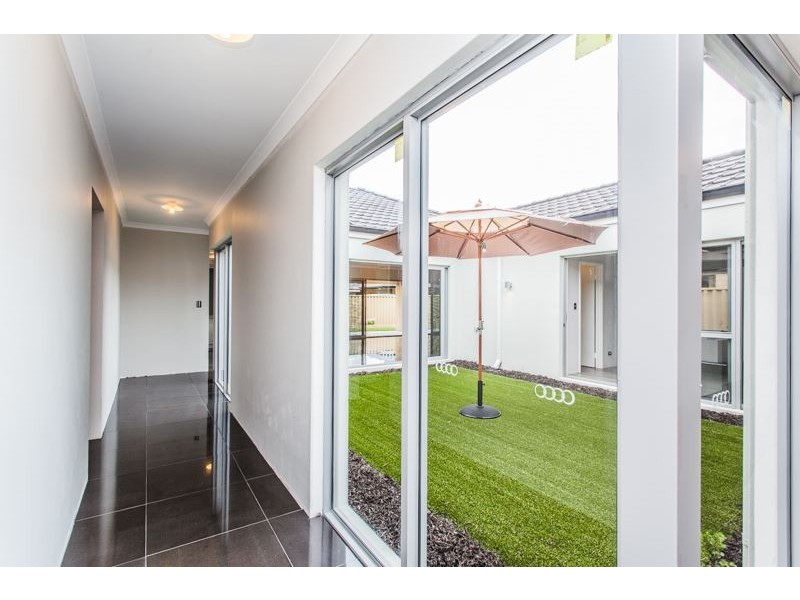 12 Turtledove Road, Harrisdale WA 6112