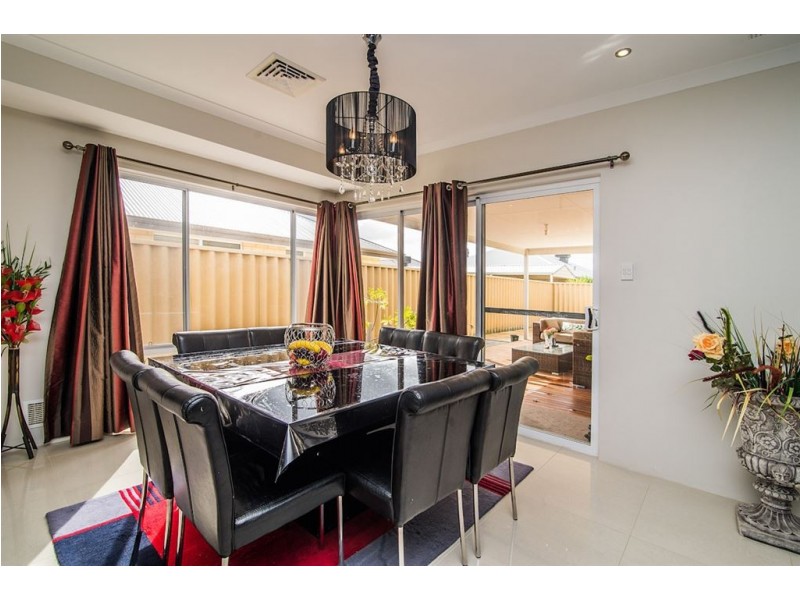 32 Streamside Street, Southern River WA 6110