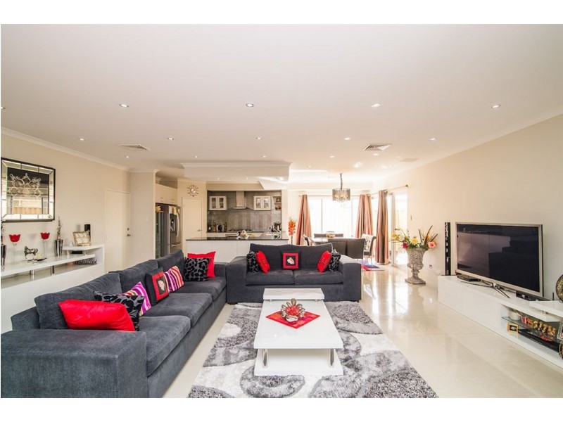 32 Streamside Street, Southern River WA 6110