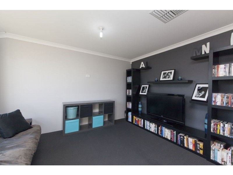 54 Warrilow Loop, Canning Vale WA 6155