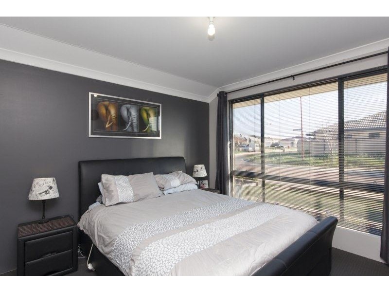 54 Warrilow Loop, Canning Vale WA 6155