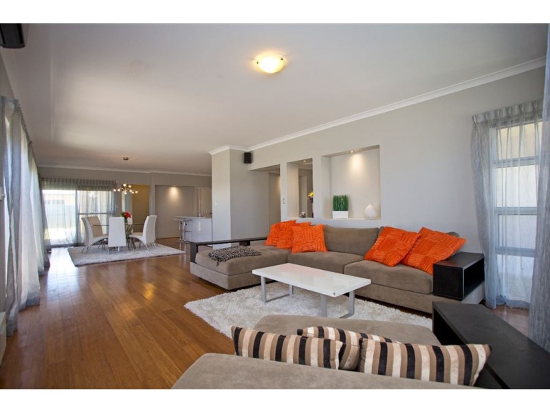 13 Erlon Way, Harrisdale WA 6112