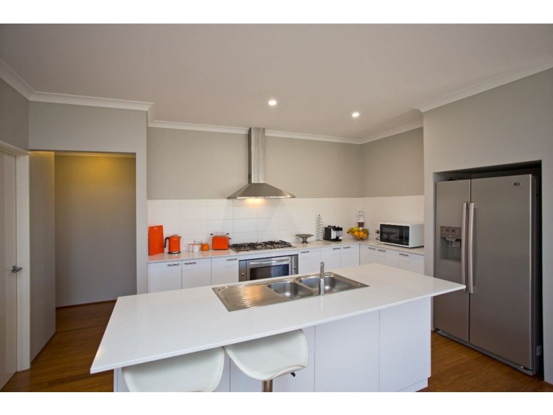 13 Erlon Way, Harrisdale WA 6112