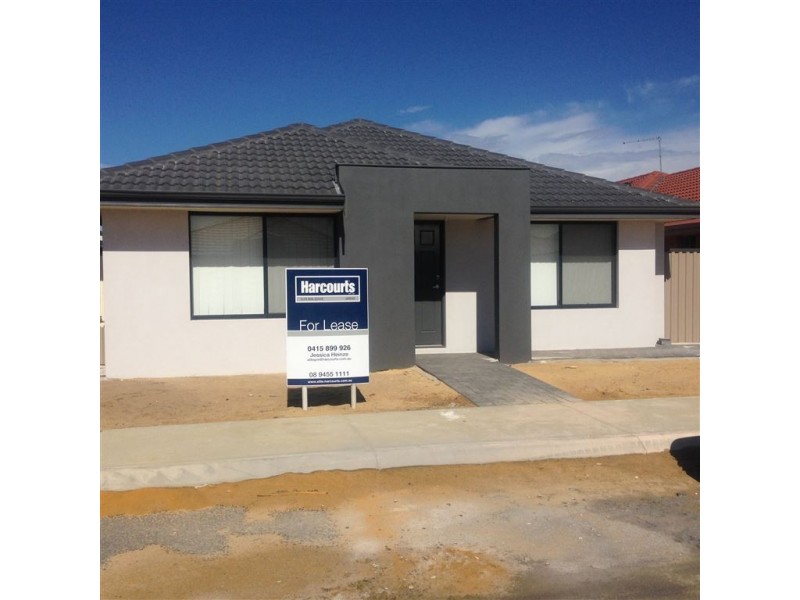 8 Miramar Way, Piara Waters WA 6112