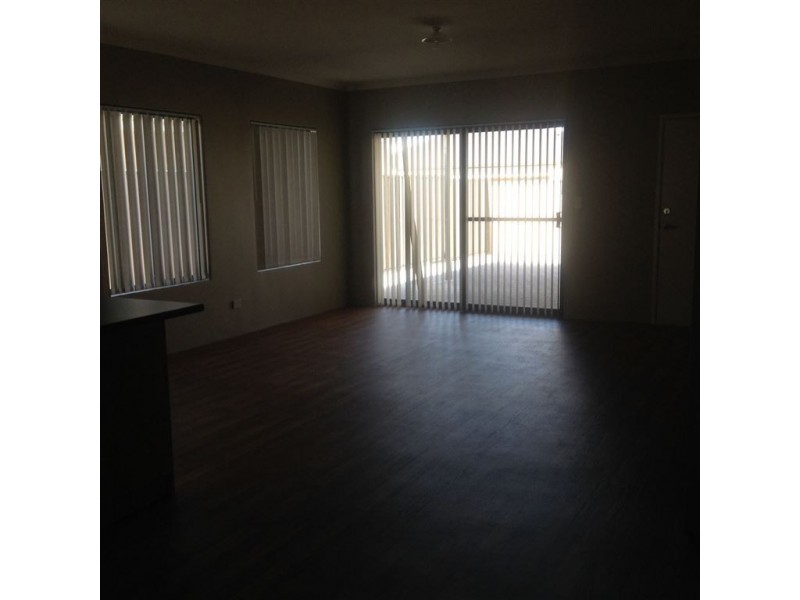 8 Miramar Way, Piara Waters WA 6112