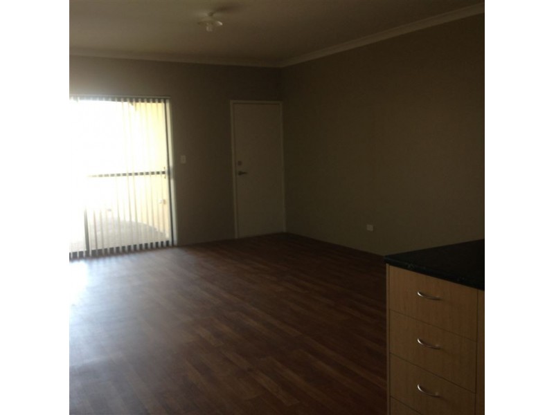 8 Miramar Way, Piara Waters WA 6112