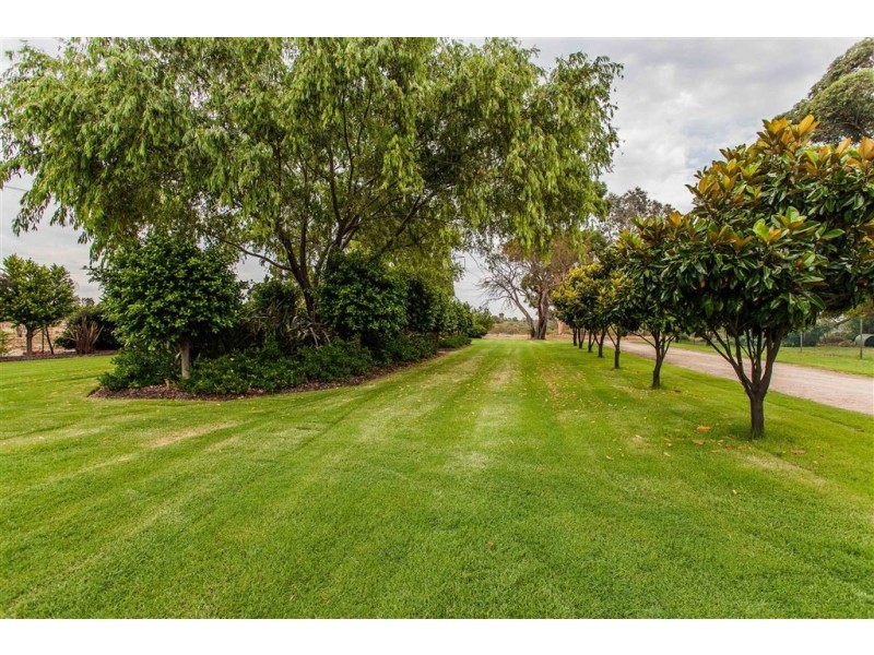 981 Anketell Road, Oakford WA 6121