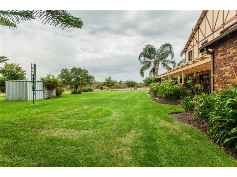 981 Anketell Road, Oakford WA 6121