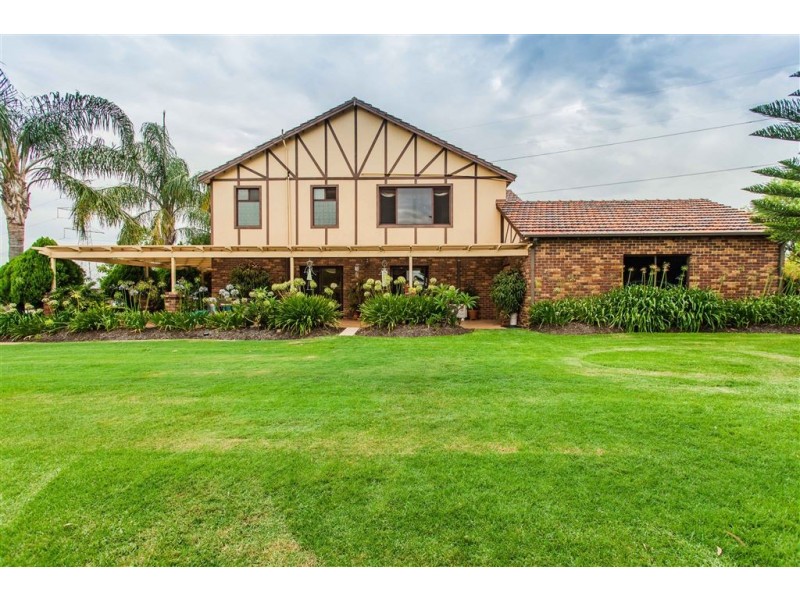 981 Anketell Road, Oakford WA 6121