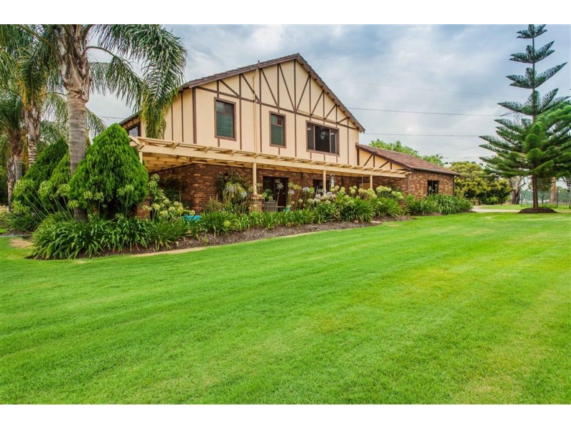 981 Anketell Road, Oakford WA 6121