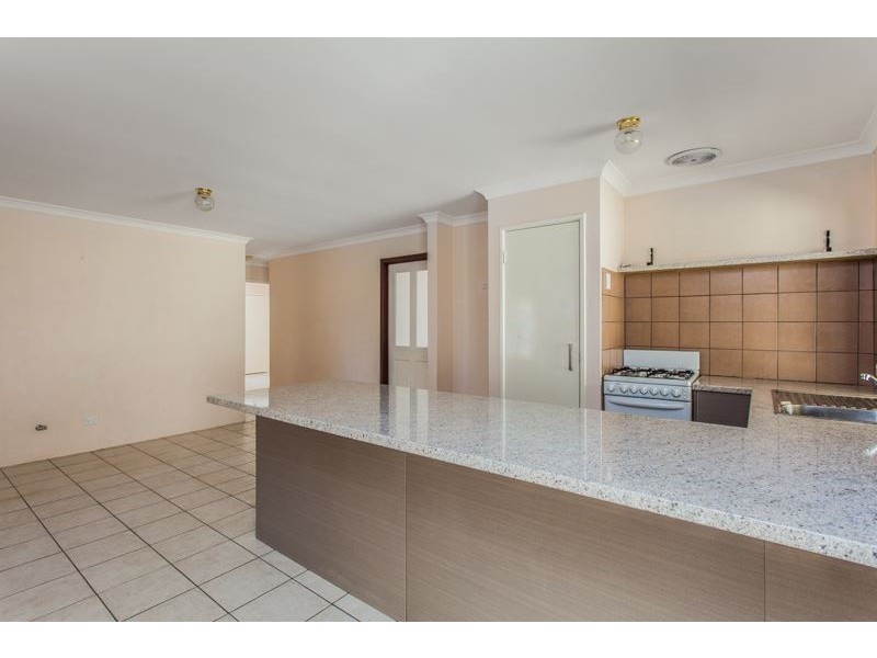 70 Riverside Lane, Seville Grove WA 6112